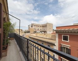 Porta Pia Apartment with Balcony Oda Düzeni
