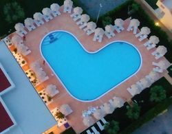 Poseidon Swim & Restaurant Aparthotel Dış Mekan