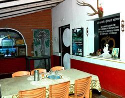 Prashanti Resort Yerinde Yemek