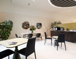 PREMIER SUITES PLUS Amsterdam Genel