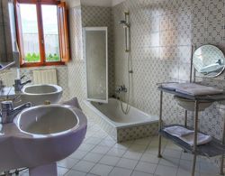 Pretty Farmhouse in Siena With Shared Swimming Pool Banyo Tipleri