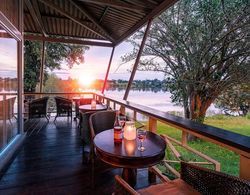 Protea Hotel by Marriott Zambezi River Lodge Dış Mekan