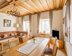 Quaint Holiday Home in Mallnitz-flattach With Panoramic Views Oda Düzeni