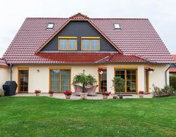 Quaint Apartment in Kühlungsborn With Garden Dış Mekan