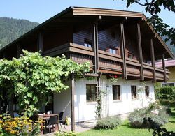 Quaint Mansion With Sauna in Goldegg Dış Mekan