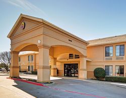 Quality Inn and Suites DFW South Genel