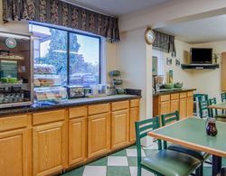 Quality Inn and Suites Medford Genel
