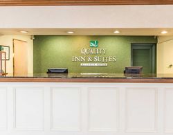 Quality Inn & Suites Conference Center Lobi