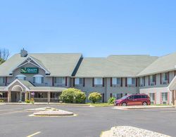 Quality Inn & Suites East Troy city Genel