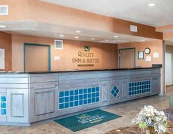 Quality Inn & Suites Lobi