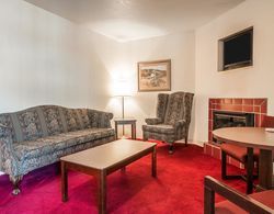 Quality Inn & Suites Mt. Chalet Genel