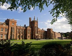 Queens University Belfast - Elms Village Dış Mekan