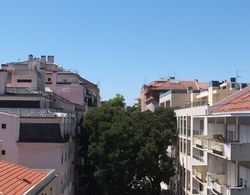 Quiet and Sunny central Lisbon apartment Dış Mekan