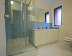 Quiet & Peaceful 3bed2bath Home @keilor Downs Banyo Tipleri