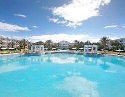 Radisson Blu Palace Resort & Thalasso Havuz
