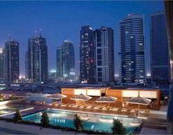 Radisson Blu Residence Dubai Marina Havuz
