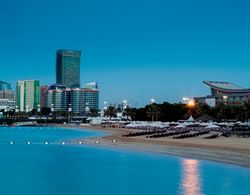 Radisson Blu Hotel & Resort, Abu Dhabi Corniche Plaj