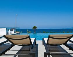 Radisson Blu Resort & Spa Ajaccio Bay Havuz
