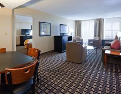 RADISSON HOTEL MILWAUKEE WEST Genel