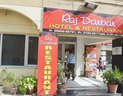 Hotel Raj Darbar Dış Mekan