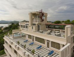 Hotel Raj Kuber Dış Mekan