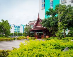 Ramada by Wyndham Bangkok Chaophya Park Genel