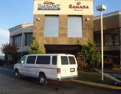 Ramada Plaza by Wyndham Fayetteville Fort Bragg  Genel