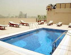 Ramee Royal Hotel Dubai Havuz