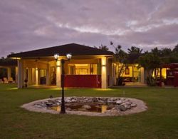 Rarotonga's Fishing Lodge - GT's Dış Mekan