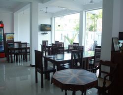 Ravindra Hotel and Restaurant Yerinde Yemek