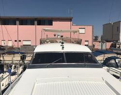 Raxul Boat Dış Mekan