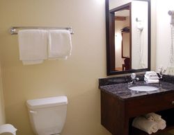 Red Roof Inn TownHouse - Grand Forks Genel