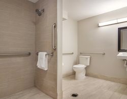 Red Roof PLUS+ & Suites Erie Banyo Tipleri