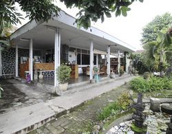 RedDoorz near Rumah Sakit Wirosaban Genel