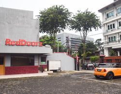 RedDoorz Plus near RSCM Jakarta Dış Mekan
