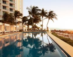 Reflect Cancún Resort & Spa- Plan Europeo Havuz