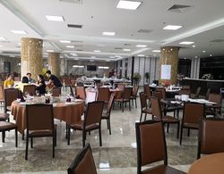 Relax Ha Long Hotel Yerinde Yemek