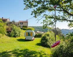 Relaxing Hillside Family Accommodation With Pool Dış Mekan