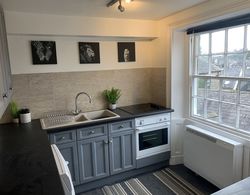 Remarkable 1-bed Apartment in Kirkby Lonsdale Mutfak