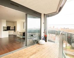 Remarkable 2-bed Apartment in London Amazing Views Dış Mekan