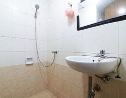 Rent House Center at Apartement Mediterania Gajah Mada Banyo Tipleri