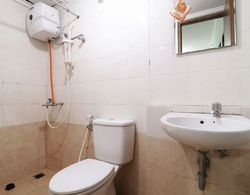 Rent House Center at Apartement Mediterania Gajah Mada Banyo Tipleri