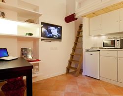 Rental In Rome Monti Suite Terrace Oda Düzeni