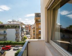 Rental In Rome Ponte Milvio Apartment Oda Düzeni