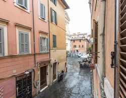 Rental in Rome Scala Deluxe Terrace Oda Manzaraları