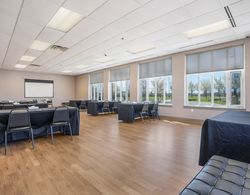 Residence & Conference Centre - Welland Genel