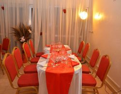 Hôtel Résidence Kessene Yerinde Yemek