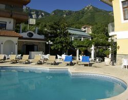Resort Sant'Angelo & SPA Havuz