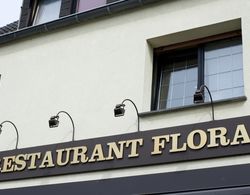 Hotel Restaurant Flora Dış Mekan