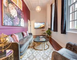 Retro 1 Bedroom Apartment in Perth Oda Düzeni